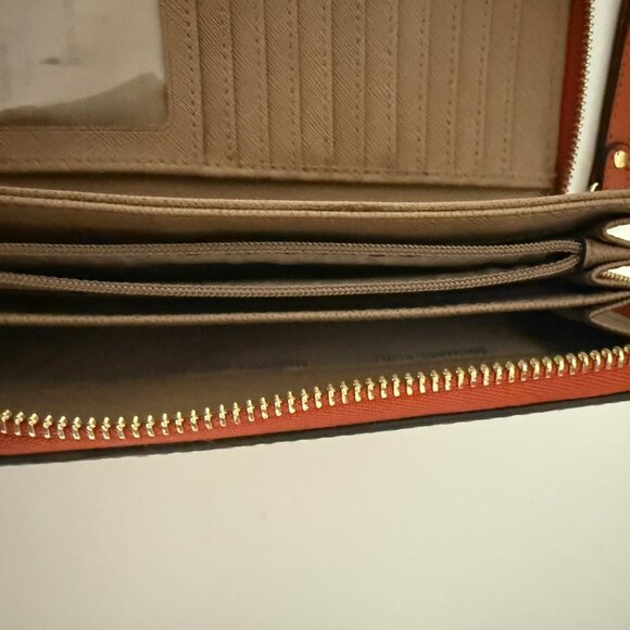 Pre-Owned Michael Kors Jet-Set Travel Wallet - Picture 7 of 11